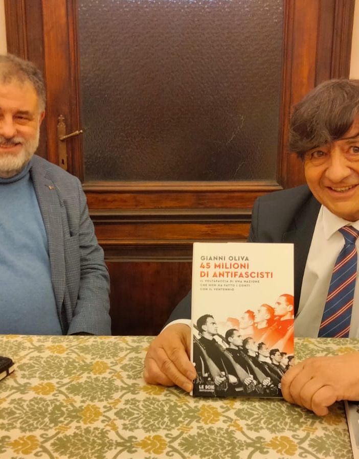 Il rapporto (irrisolto) tra Italia e fascismo al centro dell'incontro tra lo storico Gianni Oliva e Federico Fornaro