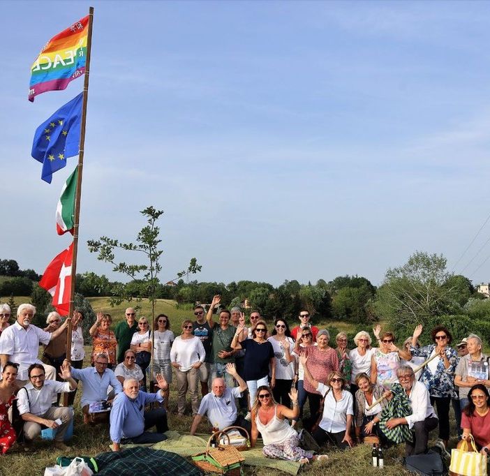 Il pic nic dello scorso giugno per celebrare il solstizio d'estate