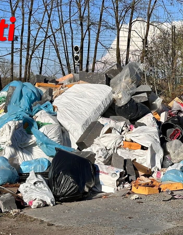 Una dei tanti episodi di inciviltà a Santo Spirito