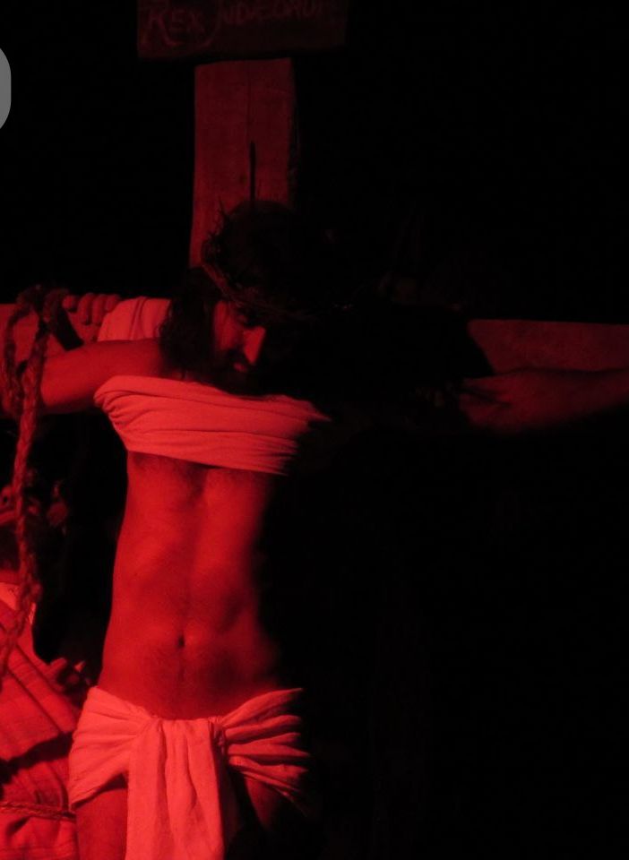 Torna la Via Crucis di Antignano dopo 4 anni di assenza [GALLERIA FOTOGRAFICA]