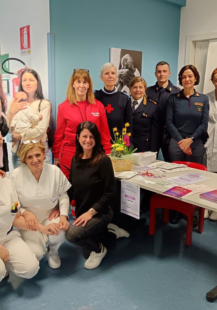 La Questura di Asti, l’Asl e il Centro antiviolenza L’Orecchio di Venere di nuovo unite contro la violenza sulle donne [FOTO]