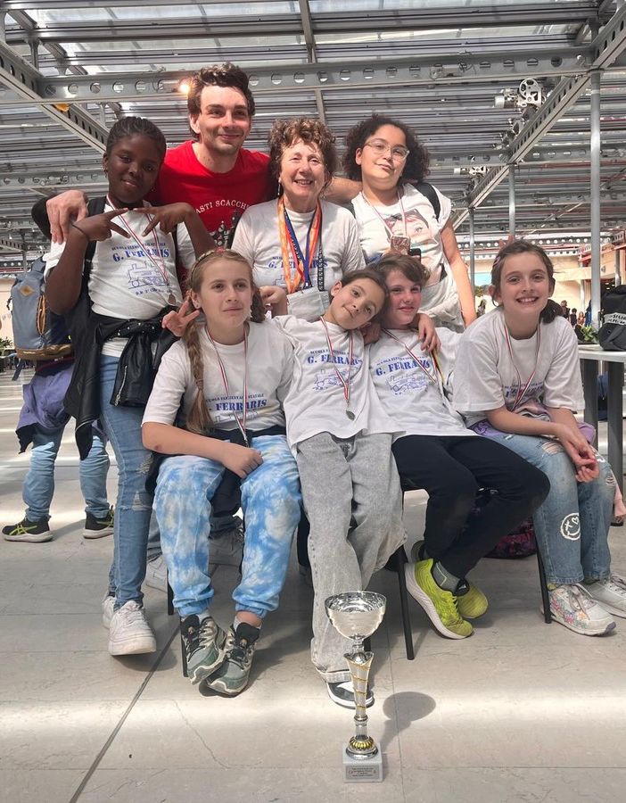 Le giovanissime della scuola Ferraris