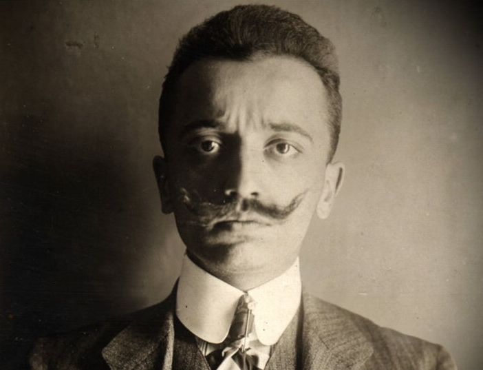 Un'immagine giovanile, risalente circa al 1910, di Giovanni Pastrone