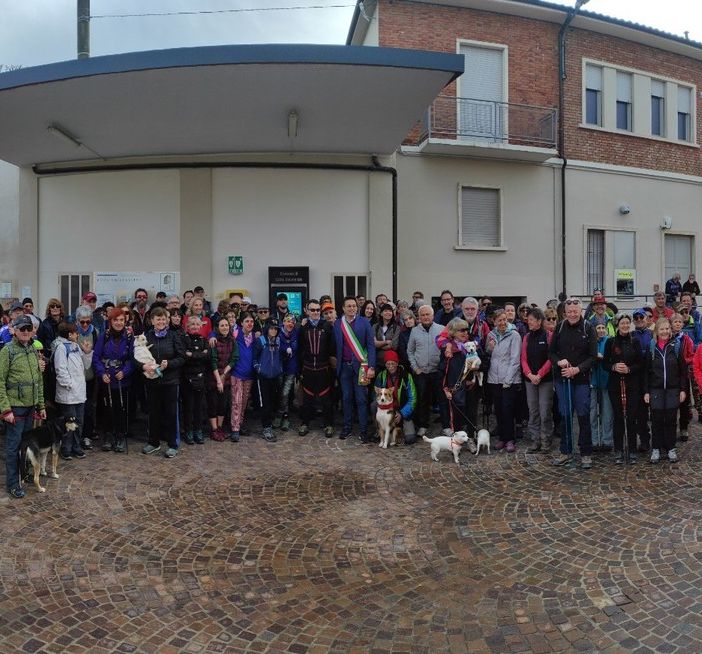 Alla camminata di Pasquetta del Cai, per sensibilizzare sull'epilessia, anche i volontari Vip di Asti