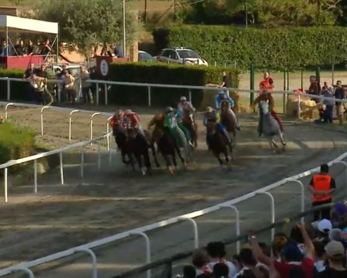 Un fotogramma della finale (Gazzetta di Siena)