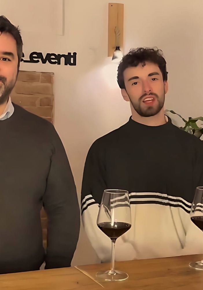 A sinistra il sommelier Alberto Bracco, a destra Luca Barbero proprietario con il socio Luca Torello dell'attivita SèStante