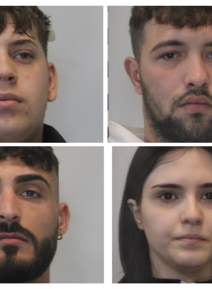 Le quattro persone tratte in arresto dalla Squadra Mobiile