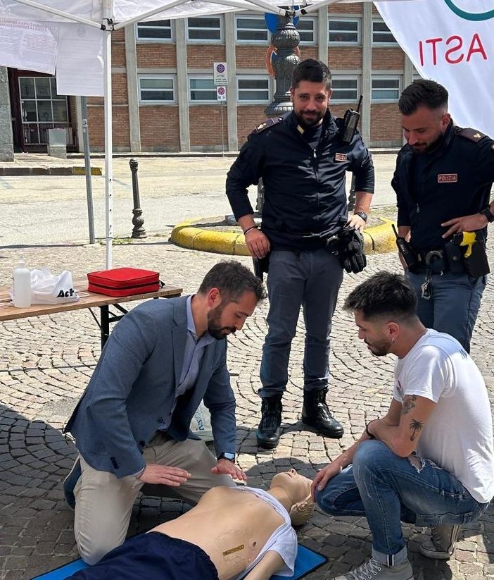 Le volanti della Polizia di Stato di Asti al fianco degli infermieri: impegno concreto per la sicurezza pubblica e la salute della comunità