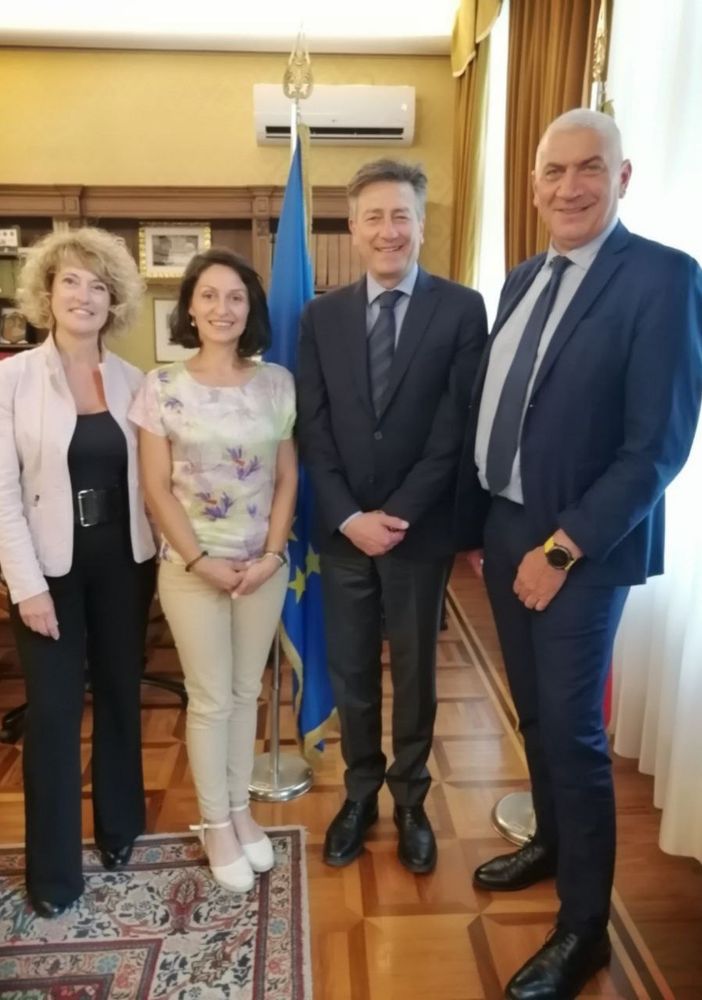 Cinghiali: la protesta di Coldiretti Asti passa anche dal prefetto di Asti, Claudio Ventrice