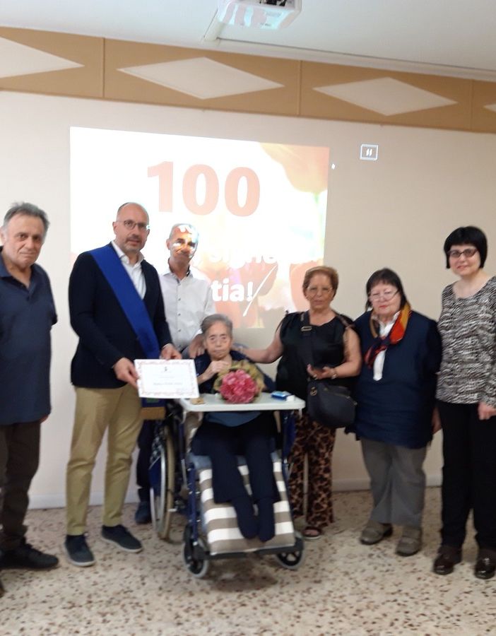 Nuovo ingresso nel 'club' dei centenari e delle centenarie astigiani