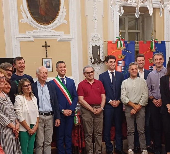 Foto di gruppo per la giunta sandamianese