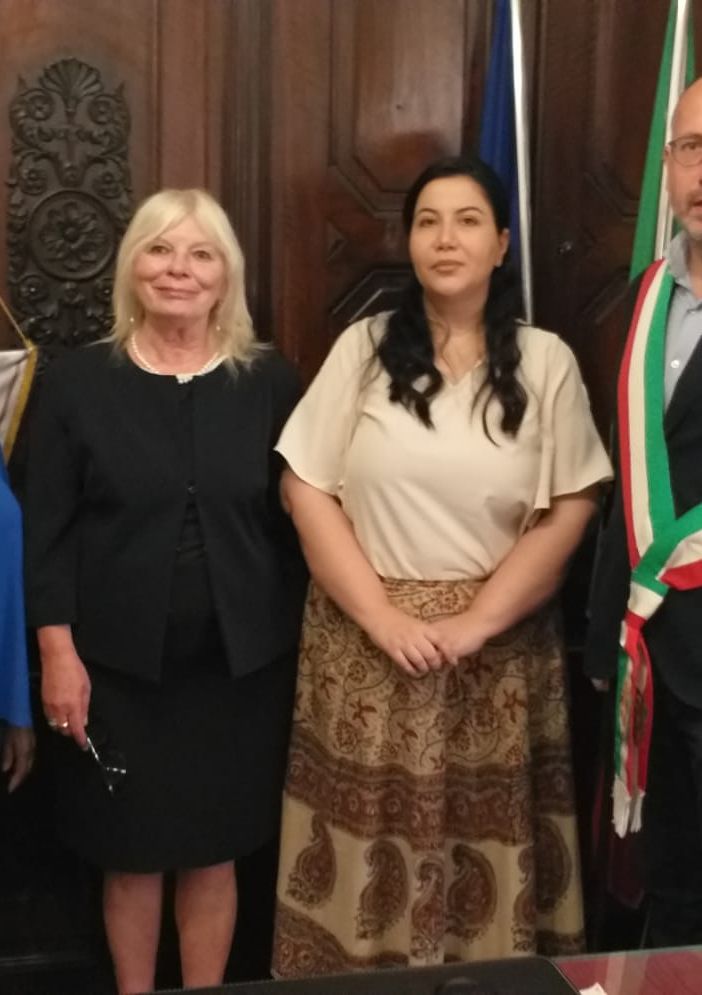 Ricevuta dal sindaco di Asti Rasero Shima Allahi vincitrice del secondo premio a 'Lingua Madre&quot;