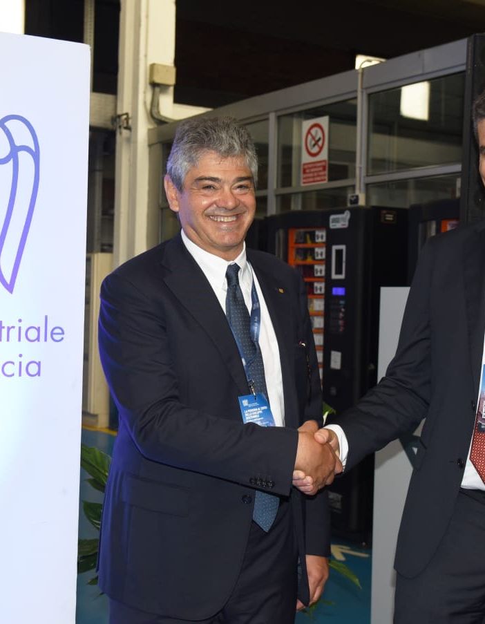 Andrea Amalberto (presidente uscente, a sinistra) con il neo presidente Luigi Costa