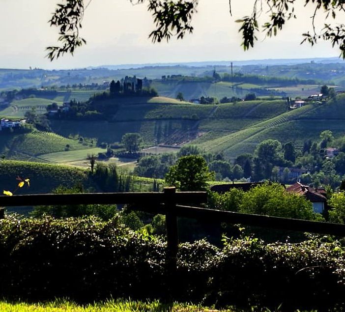 Panorama sull'Astigiano dal Bricco dei 31 paesi
