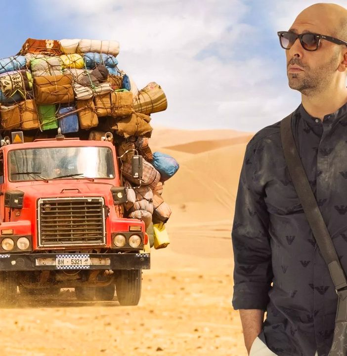 Un'immagine promozionale di &quot;Tolo Tolo&quot;, film di e con Checco Zalone