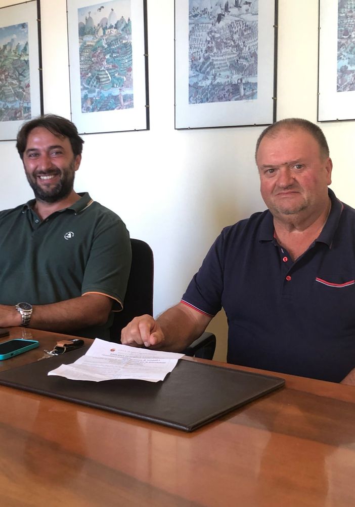 Il sindaco di Nizza Monferrato Simone Nosenzo e l'Assessore con delega alla manutenzione di strade extra urbane Domenico Perfumo