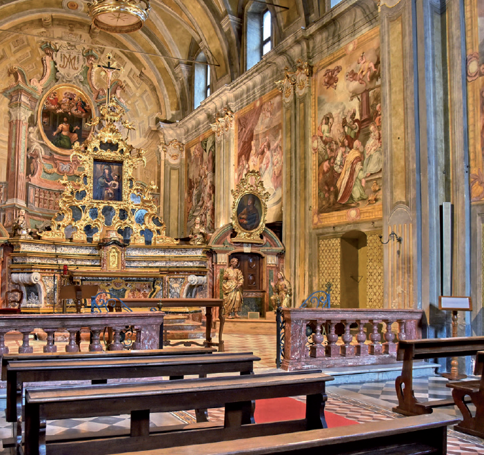 Il suggestivo interno della chiesa della Consolata