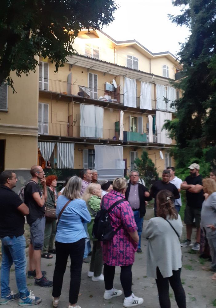 Alcune immagini dell'incontro organizzato dal coordinamento in via Dogliotti