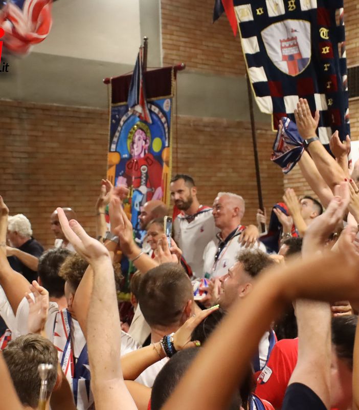Festeggiamenti in Torretta dopo la vittoria del Palio 2024