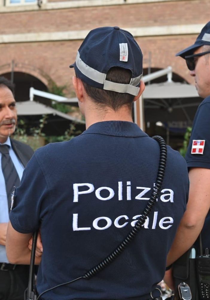 L'assessore Luigi Giacomini con la polizia locale