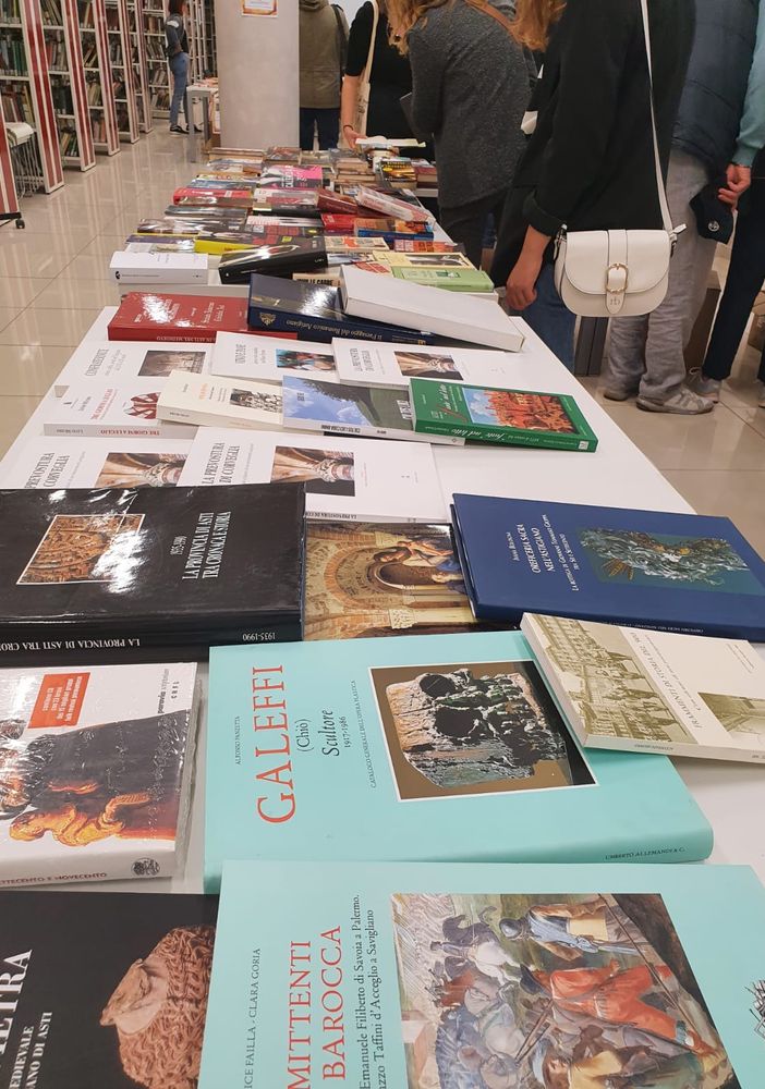 Mercatino dei libri e letture per bambini: la Biblioteca Astense partecipa ad Arti e Mercanti