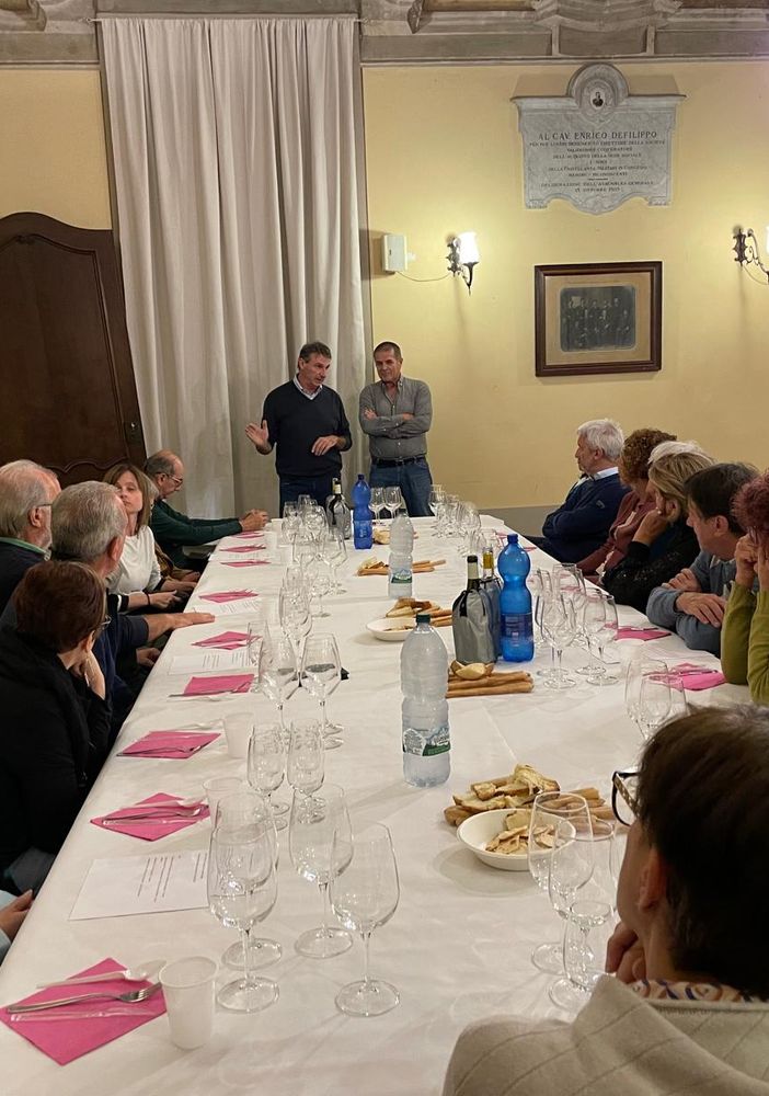 Un viaggio del gusto: la Fratellanza celebra le zucchine con vini d'eccellenza