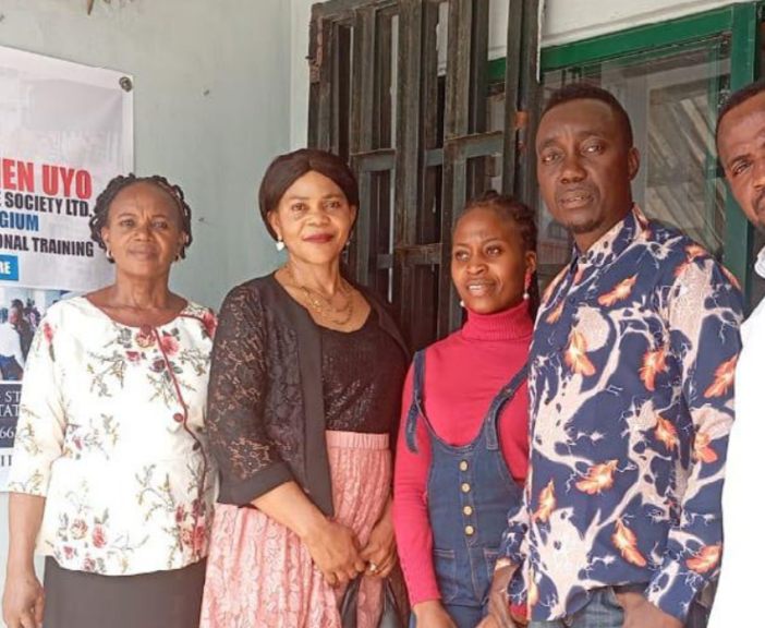 Lo staff e la sede di The Liberated Women nella città di Uyo