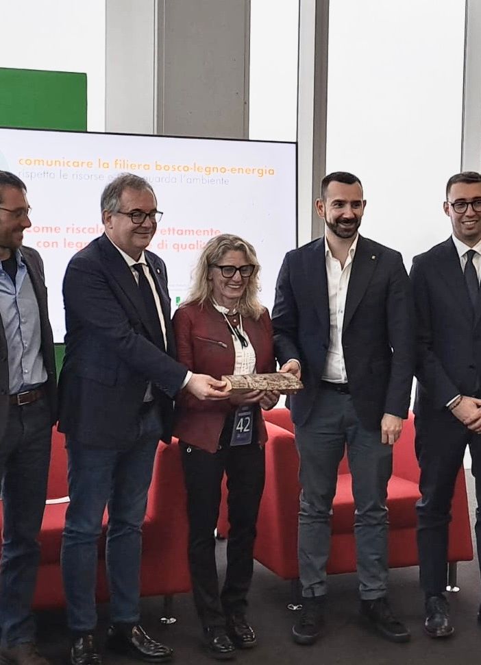 La Regione Piemonte insegna a riscaldarsi con le biomasse legnose senza inquinare