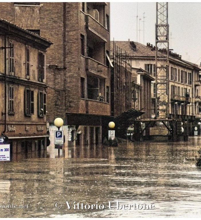 L'alluvione di Asti nel 1995 (Ph. Vittorio Ubertone)