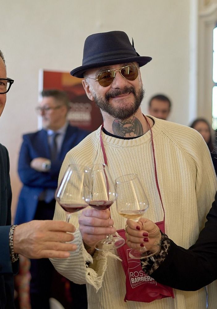Alcune immagini della visita di J-Ax a RossoBarbera 2024