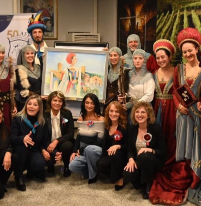 Il Soroptimist di Asti ha consegnato la &quot;Pergamena d'autore&quot; a Santa Caterina per la miglior presenza al corteo storico del Palio 2024