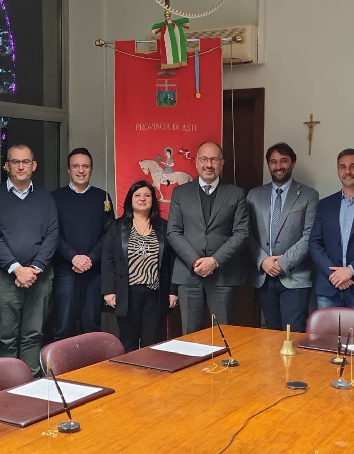Foto di gruppo, scattata lo scorso 24 novembre post elezioni, per il consiglio provinciale di Asti