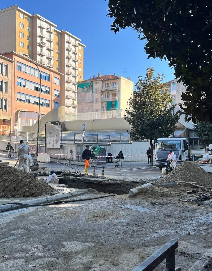 Disagi idrici e disservizi in corso Dante: arriva l’interpellanza al Comune