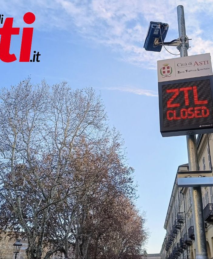 Il varco di accesso ZTL di piazza Alfieri (ph. Merfephoto - Efrem Zanchettin)