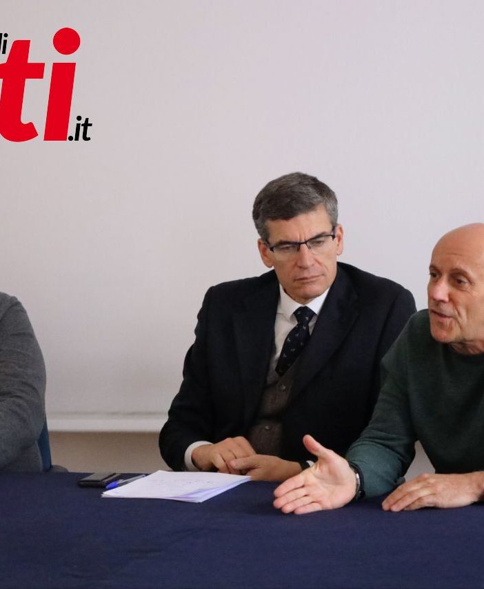 Il vicepreside del Giobert, Mario Fassio, il presidente dell'Unione industriali, Luigi Costa,  il capogruppo dei costruttori edili dell’Unione, Carlo Fornaca (MerfePhoto)