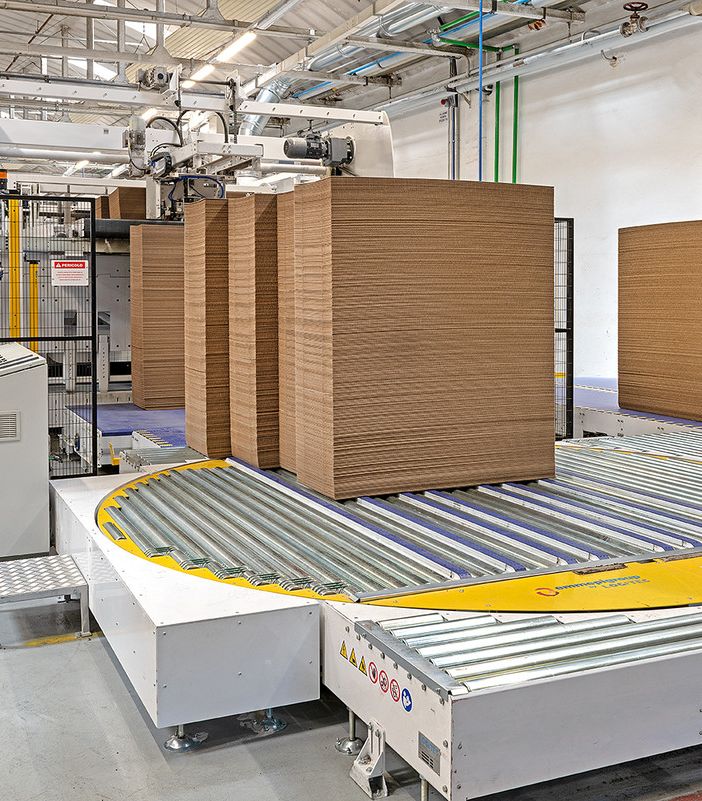 Alcune immagini relative stabilimenti della Smurfitt Westrock