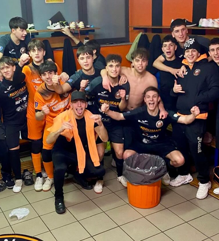 La gioia dei ragazzi dell'U19 dopo la vittoria in Coppa (immagine tratta dalla pagina Facebook della società)