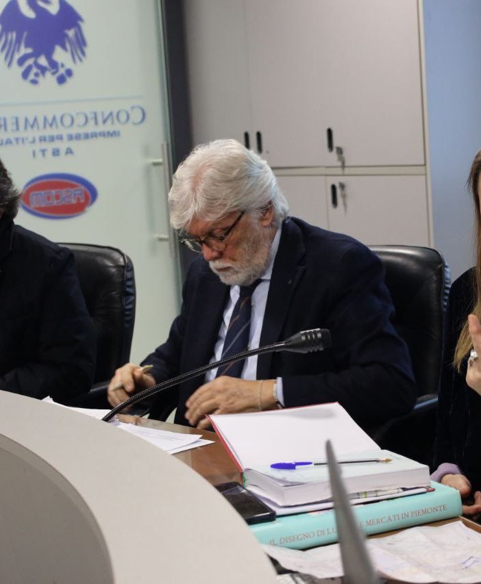 Un momento della discussione di ieri (Merphefoto)
