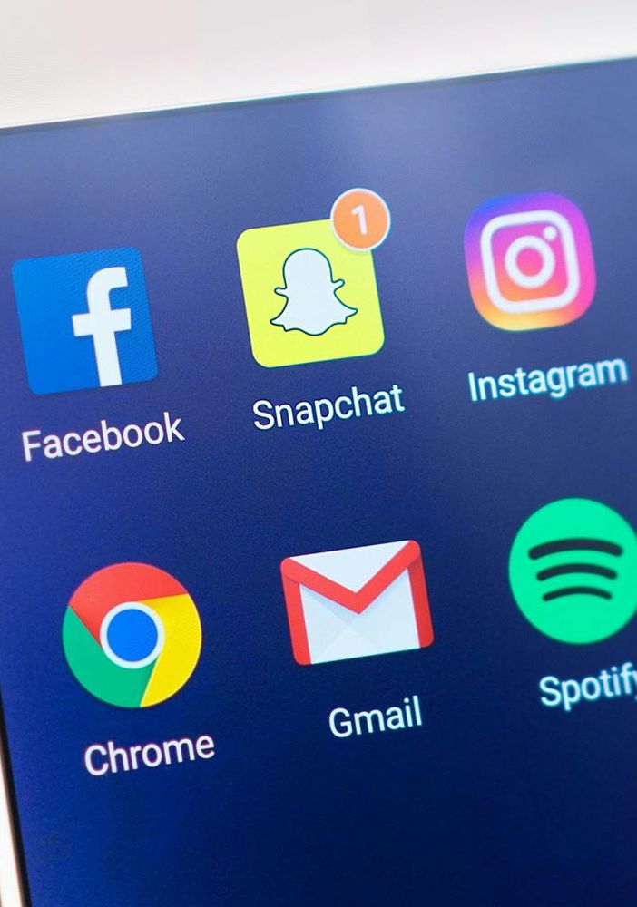 Social media, gaming e chat: ecco come usano lo smartphone i giovani di Asti