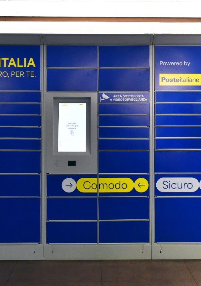 Poste Italiane installa ad Asti un nuovo locker per la consegna e il ritiro dei pacchi 24 ore su 24