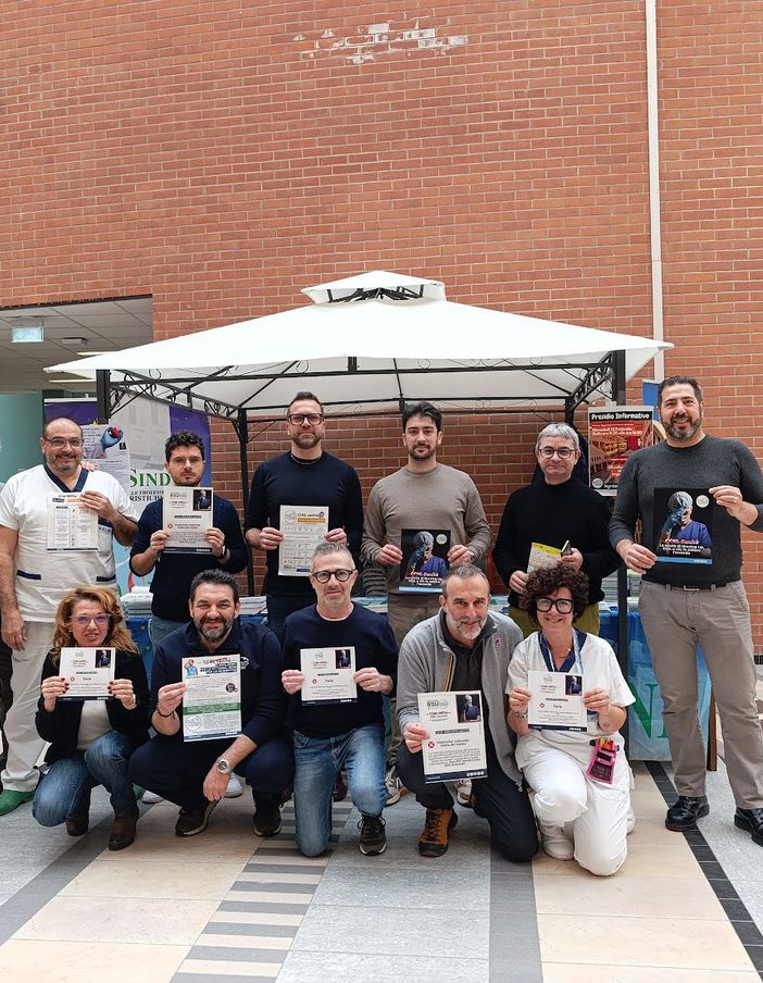 Mancato rinnovo del contratto nazionale sanità: banchetto informativo del Nursind all'ospedale di Asti [VIDEOINTERVISTE]