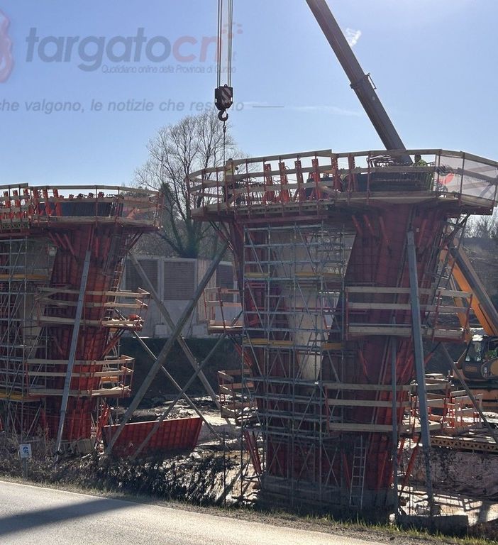 Negli scatti lo stato dell'arte del cantiere in zona Due Lanterne, ai piedi di Verduno