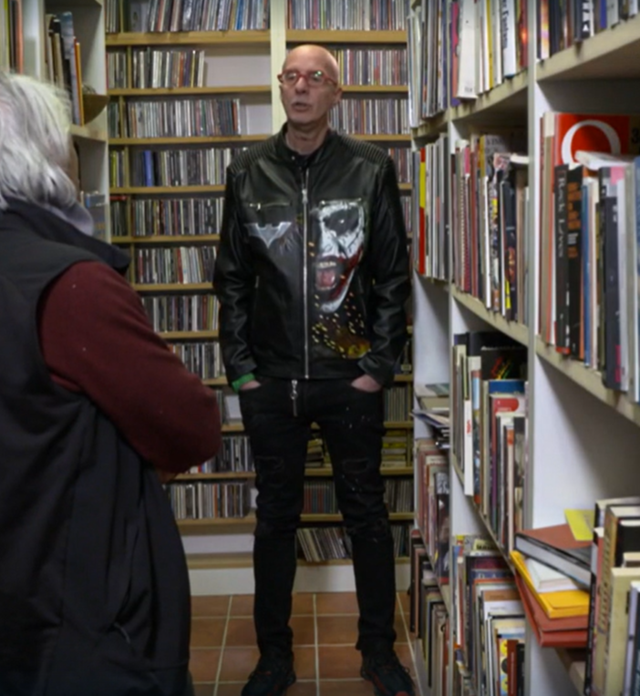 Il compianto Massimo Cotto in un fermo immagine tratto dal documentario