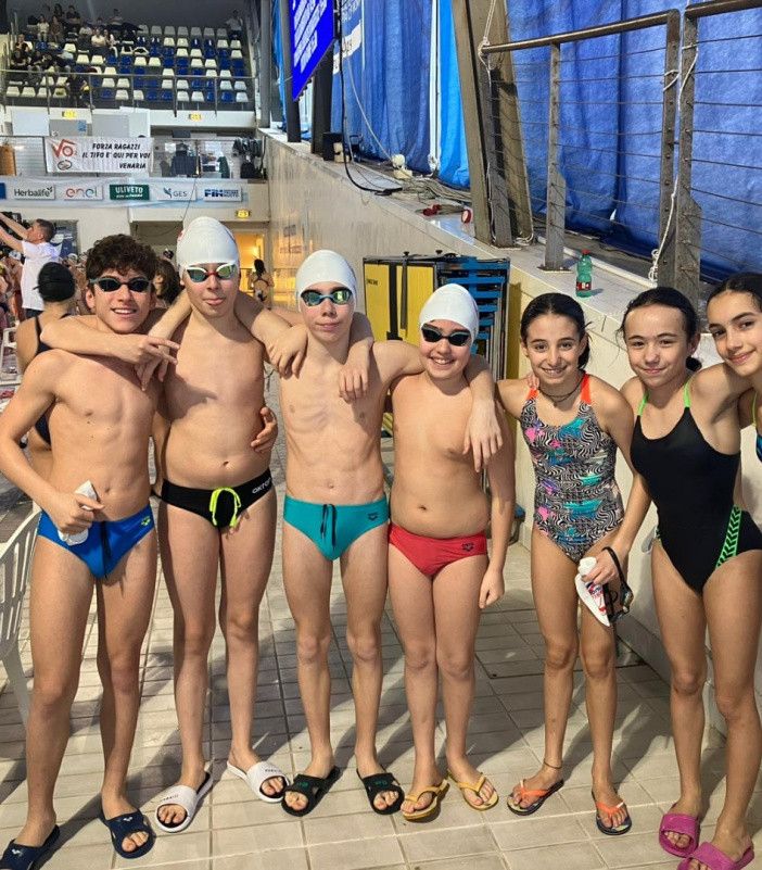 A partire da sinistra Andrea Fassina, Vittorio Iguera, Oscar Faccini, Matteo Maggiore, Matilde Morra, Viola Amerio e Linda Ferreira Santos