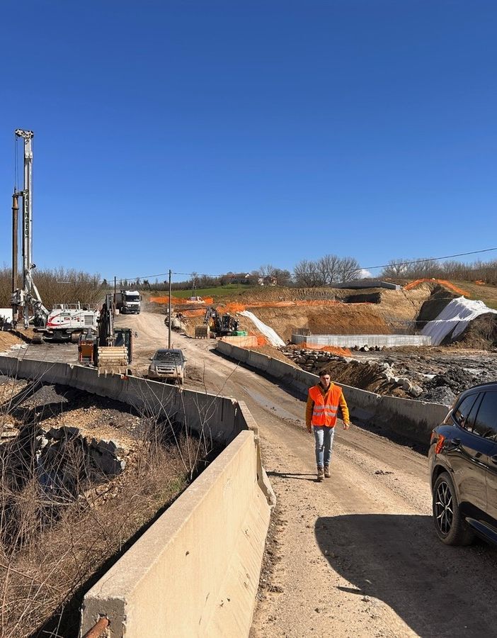 Alcuni momenti del sopralluogo sul cantiere dell'autostrada Asti-Cuneo grazie all'iniziativa di Itinera, Confindustria Piemonte e Confindustria Cuneo