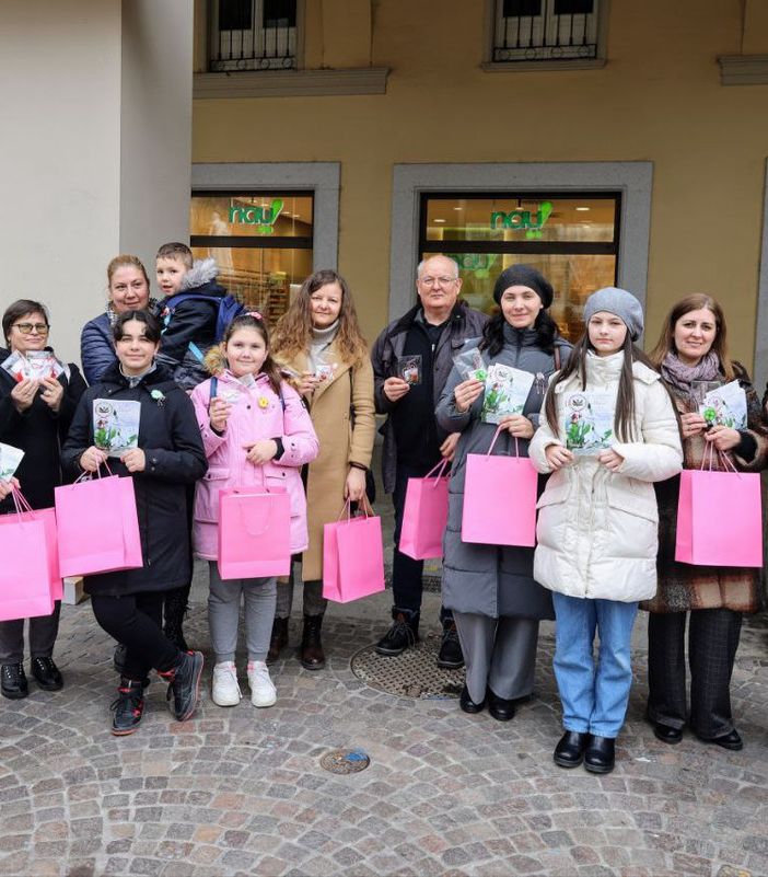 Alcune immagini della distribuzione del Mărţişor a cura di MerfePhoto