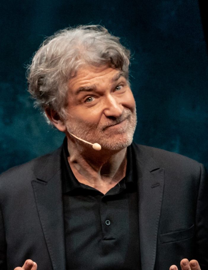 Moncalvo celebra il genio di Giorgio Gaber: Gioele Dix in scena con un omaggio speciale