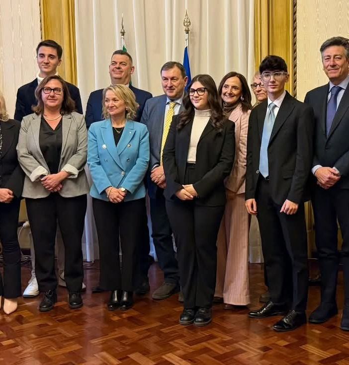 La voce... Delle scuole: La Consulta Studenti di Asti in visita dal prefetto di Alessandria per un progetto di &quot;educazione civica sul campo&quot;