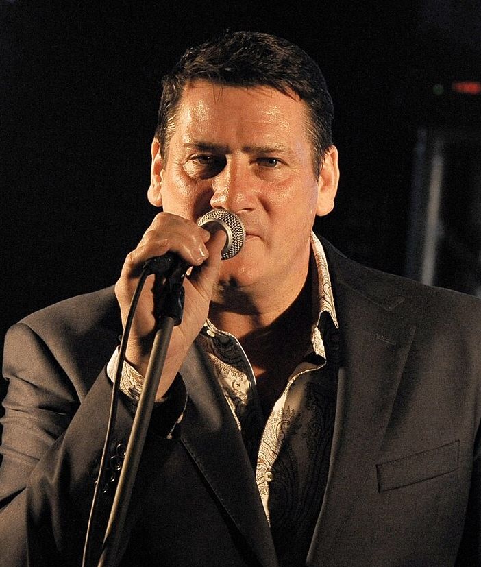 By veDro - l'Italia al futuro - File:Tony Hadley, vedrò2012.jpg, CC BY-SA 2.0, https://commons.wikimedia.org/w/index.php?curid=142331778