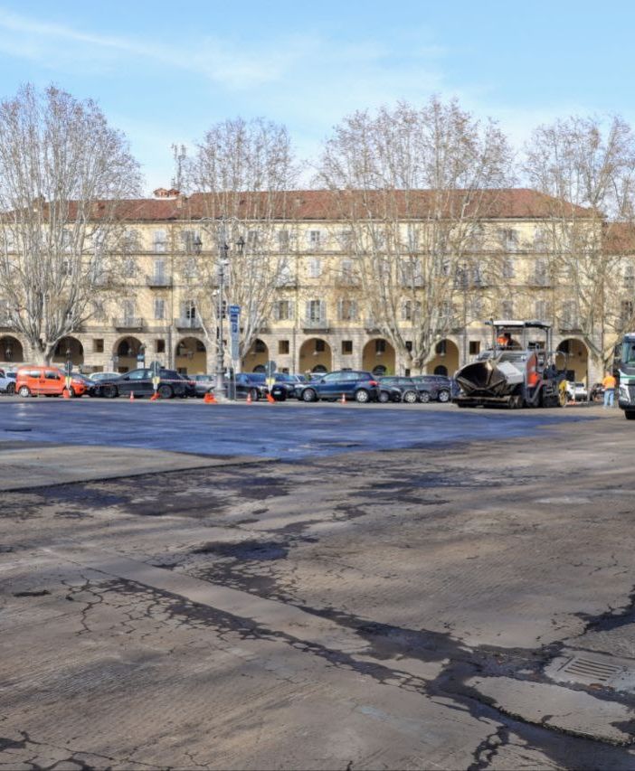 I lavori di asfaltatura (Merphefoto)